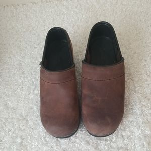 Bjorndal Clog Womens Round Toe Slip On Professional Shoes Brown Size US 7.5